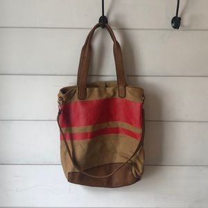 Gap tote